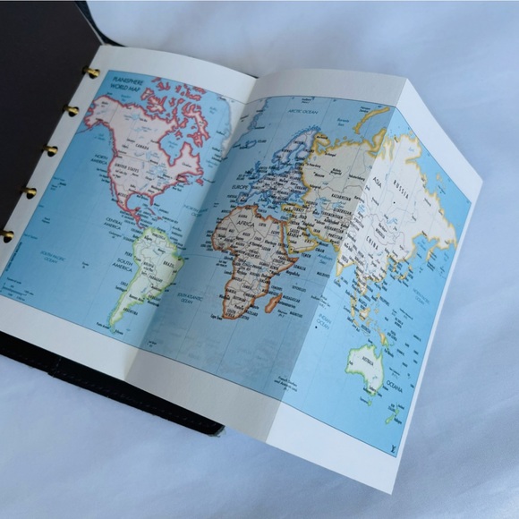 Authentic Louis Vuitton Cloth Agenda with Accessories! - Picture 5 of 9